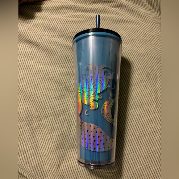 Starbucks Blue mermaid color changing cup! 🧜♀️ - Picture 2 of 3
